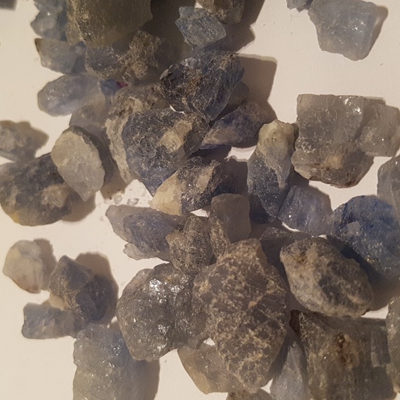 601ct Fluorescent afghanite gemstone crystal large specimens lot for cabbing - Picture 4 of 4